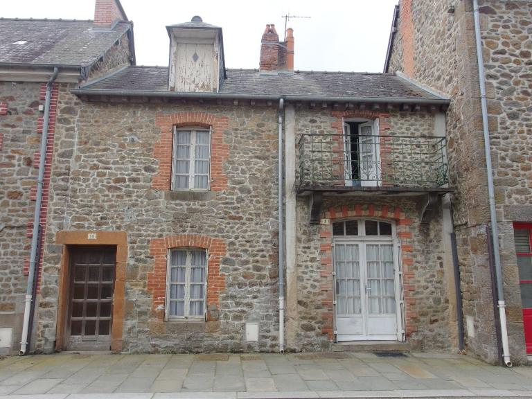 Maison, 10 rue de l'Abbaye (Hédé fusionnée avec Bazouges-sous-Hédé pour former la commune de Hédé-Bazouges en 2009)