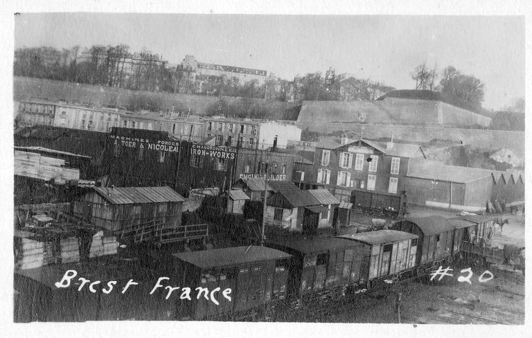 Front bastionné puis promenade dit Cours Dajot (Brest)