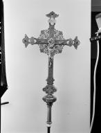 Croix de procession, église paroissiale Saint-Pierre Saint-Paul (Caudan)
