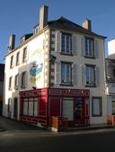 Magasin de commerce pour l'avitaillement des navires, actuellement restaurant, 5 quai Gustave-Toudouze (Camaret-sur-Mer)