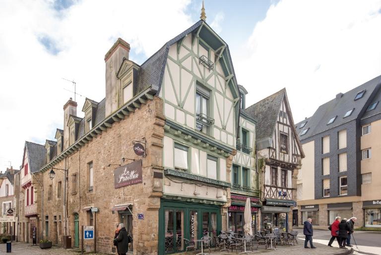 Maisons, 1-3 place de la République (Auray)