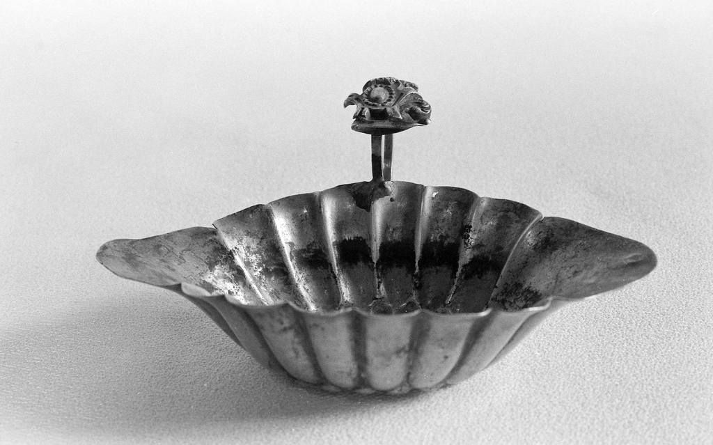 Coquille de baptême, église paroissiale Notre-Dame (Plévin)