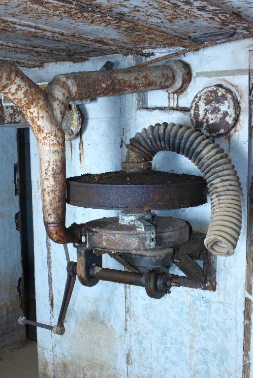 Bunker - abri de type 502 pour deux groupes de combat (B 53) dit le bunker de Keranroux, Collège La Fontaine Margot - Keranroux (Brest)
