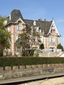 Maison de villégiature Kerlilon, actuellement édifice logistique, rue des Châteaux, le Kernevel (Larmor-Plage)