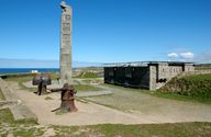 Batterie d'artillerie de côte et corps de garde crénelé puis cénotaphe National des Marins, pointe Saint-Mathieu (Plougonvelin)