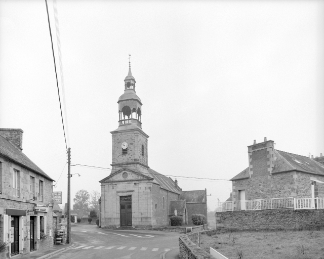 Eglise paroissiale Saint-Pierre (La Selle-en-Coglès fusionnée en Les Portes du Coglais en 2017)