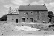 Ferme, Bazouges-sous-Hédé, Bringnerault (Bazouges-sous-Hédé fusionnée avec Hédé pour former la commune de Hédé-Bazouges en 2009)
