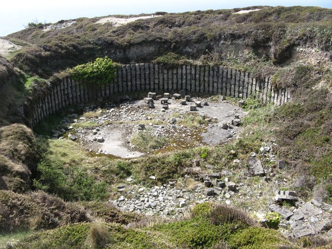 Batterie d'artillerie du Cap de la Chèvre (Cr 11 et Cr 350) puis mémorial de l’Aéronautique Navale, Cap de la Chèvre (Crozon)