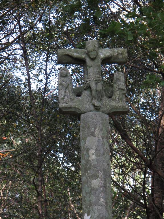 Croix de chemin, dite Croix du Fût, au sud de la Touche (Saint-Marcel)