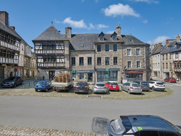 Architecture en pan de bois de Quintin