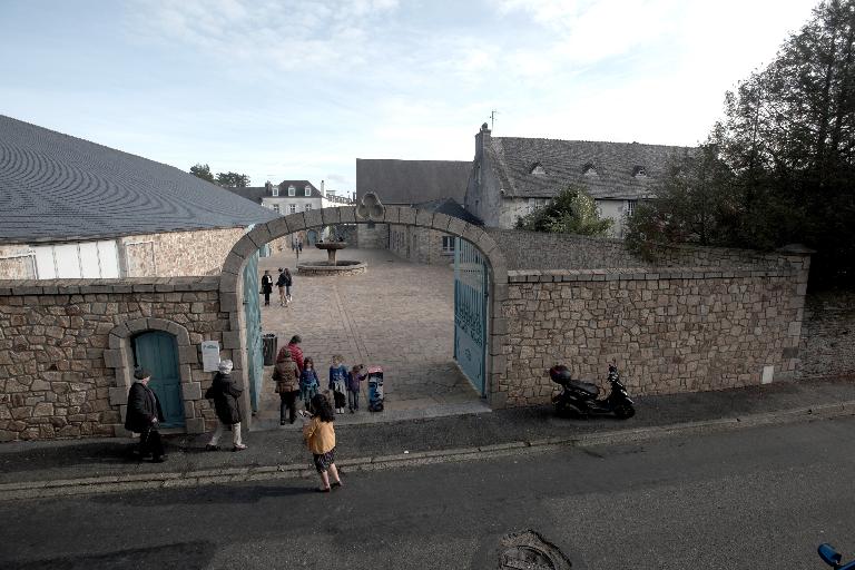Ancien couvent des Capucins puis atelier de tissage, 2, 4 rue des Capucins ; rue de la Fontaine-Blanche (Landerneau)