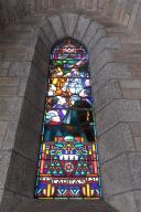 Verrière du couronnement de Notre-Dame de Délivrance, basilique Notre-Dame-de-Délivrance (Quintin)