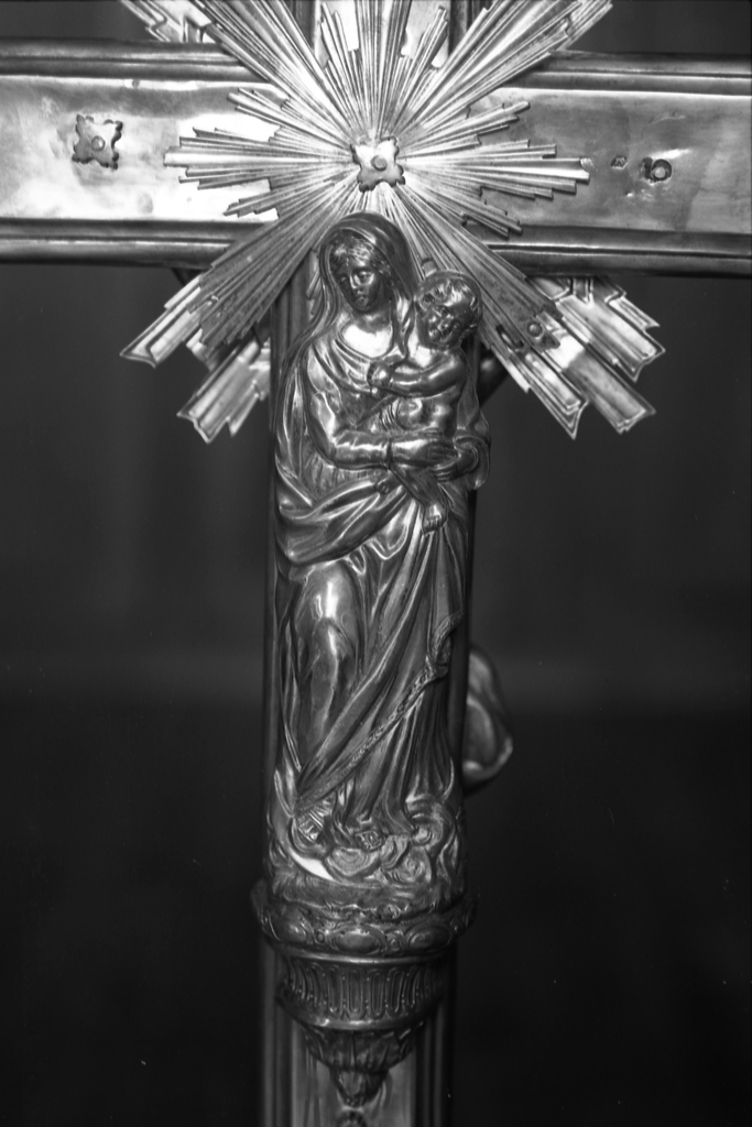 Croix de procession, église paroissiale Saint-Léonard (Fougères)