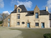Restes du château de la Dobiais (Saint-Jean-sur-Couesnon fusionnée en Rives-du-Couesnon en 2019)