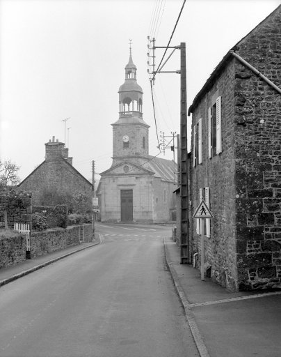 Eglise paroissiale Saint-Pierre (La Selle-en-Coglès fusionnée en Les Portes du Coglais en 2017)
