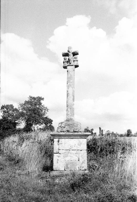 Croix de chemin dite Croix le corps (Noyal-Pontivy)