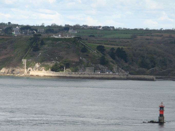 Feu dit tourelle de la Roche Mengant (Roscanvel)