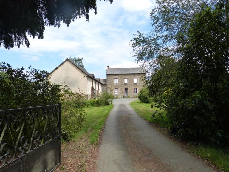Ferme, Bazouges-sous-Hédé, le Bois Maigné (Bazouges-sous-Hédé fusionnée avec Hédé pour former la commune de Hédé-Bazouges en 2009)