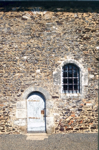 Eglise paroissiale Saint-Loup (Le Lou-du-Lac fusionnée en La Chapelle du Lou du Lac en 2016)