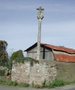 Croix de chemin, rue de Madeleine (Plouézec)