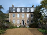 Maison de chanoines, 7 rue des Douves (Quintin)