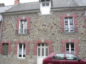 Maison, 12 rue de l'Abbaye (Hédé fusionnée avec Bazouges-sous-Hédé pour former la commune de Hédé-Bazouges en 2009)