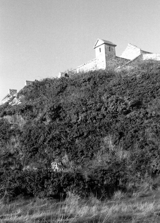 Magasins à poudre dits poudrières de l'île des Morts (Crozon)