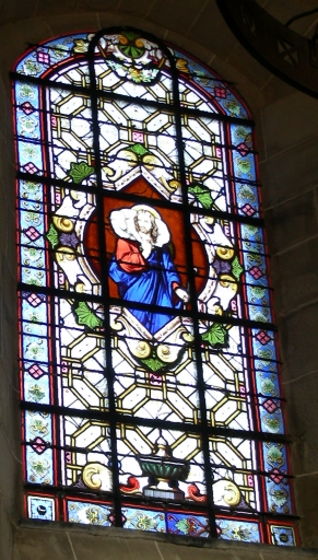 Ensemble des verrières des baies 1 à 5 : Bon Pasteur ; Notre-Dame du Sacré Coeur ; saint Benoît de Nursie, sa soeur jumelle Scholastique et saint Maur ; Saint Vincent de Paul présentant deux sœurs de la Charité au Sacré-Cœur ; Sainte Marie-Madeleine