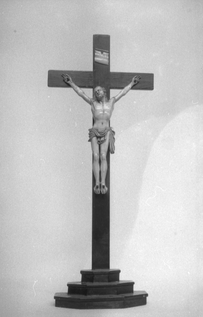 Croix (crucifix) (n° 2), église paroissiale Saint-Sulpice (Fougères)