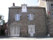 Maison, 6 rue des Forges (Hédé fusionnée avec Bazouges-sous-Hédé pour former la commune de Hédé-Bazouges en 2009)