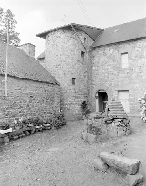 Manoir, Kermouchard (Tréglamus)