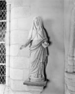 Statue (petite nature) : sainte Anne, chapelle Notre-Dame-de-Trescouët et Notre-Dame-des-neiges (Caudan)