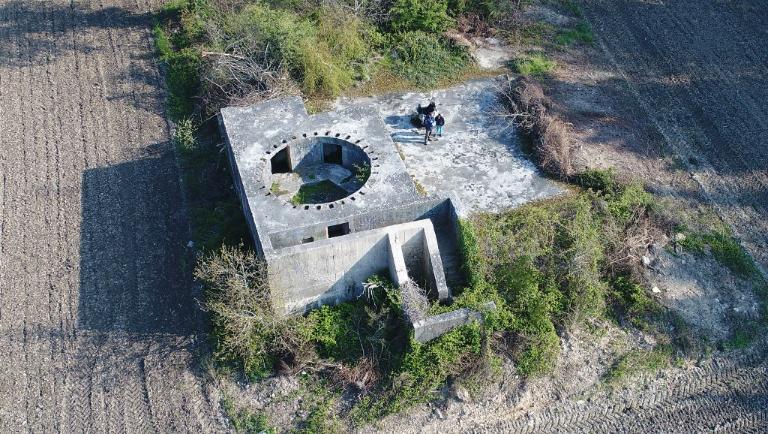 Bunker-poste de direction de tir, variante d'un type Fl 244 équipé d'un télémètre, Le Cosquéric (Ploemeur)