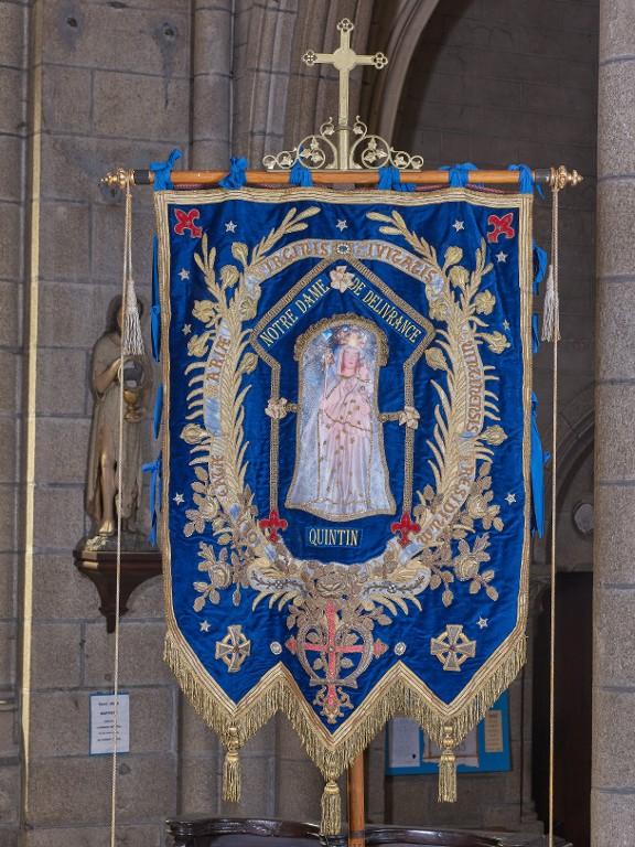 Bannière Notre-Dame de Délivrance, basilique Notre-Dame-de-Délivrance (Quintin)