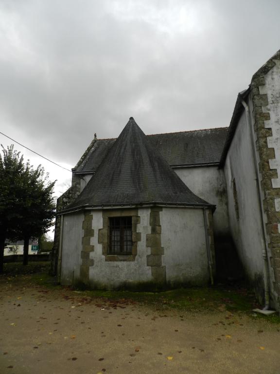 Eglise paroissiale Saint-Gilles-des-Champs, rue du 19 mars 1962 (Hennebont)