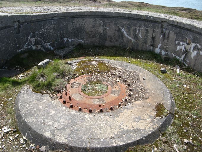 Batterie d'artillerie du Cap de la Chèvre (Cr 11 et Cr 350) puis mémorial de l’Aéronautique Navale, Cap de la Chèvre (Crozon)