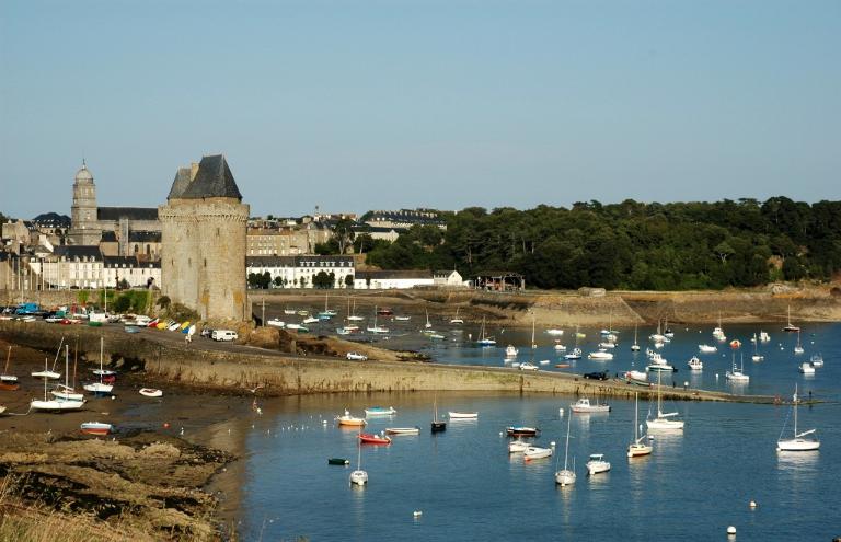 Les forts et tours d'artillerie