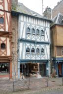 Maison, 33 place du Centre (Guingamp)