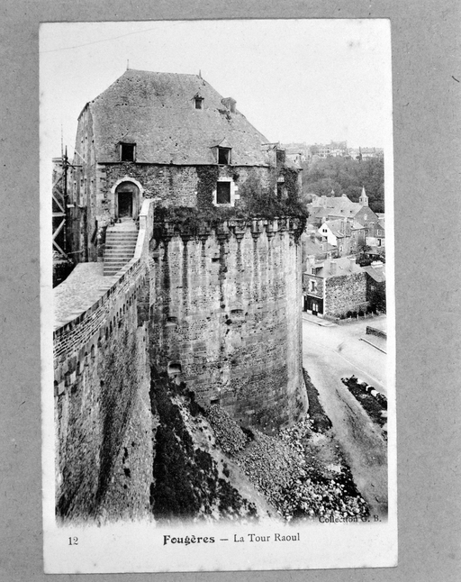 Château Fort, place Raoul-II (Fougères)