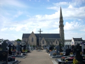 Eglise paroissiale Saint-Pierre, rue Charles De Gaulle (Plouvorn)
