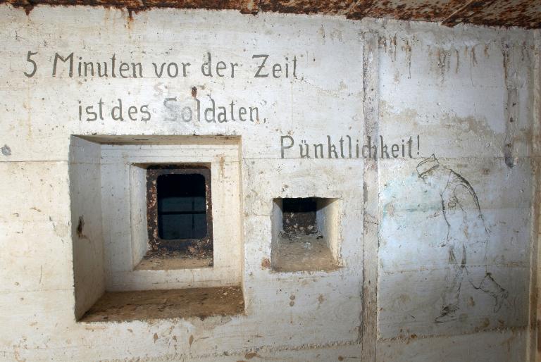 Bunker-abri de type 502 pour deux groupes de combat (B 53) dit le bunker de Keranroux, Collège La Fontaine Margot - Keranroux (Brest)