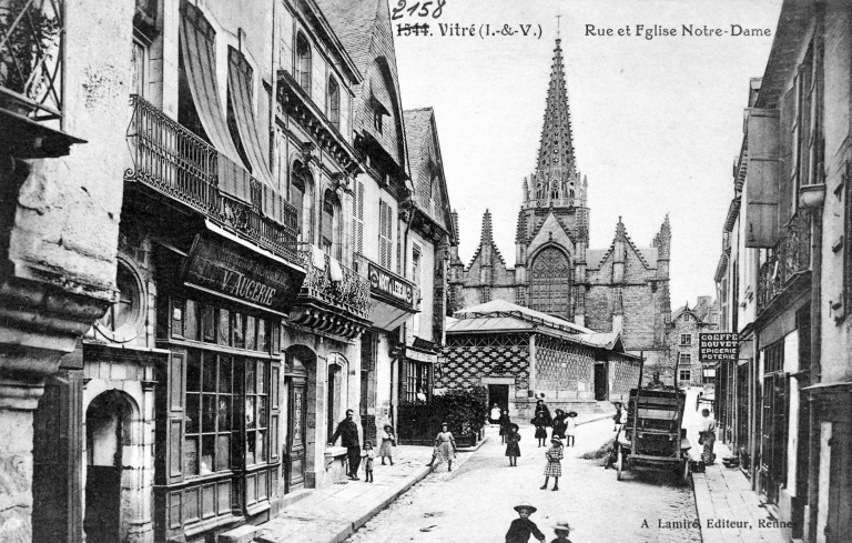 Collégiale Notre-Dame, église paroissiale Saint-Pierre puis prieuré cure de bénédictins (Vitré)
