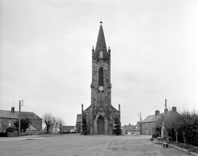 Eglise paroissiale Saint-Samson (La Fontenelle fusionnée en Val-Couesnon en 2019)