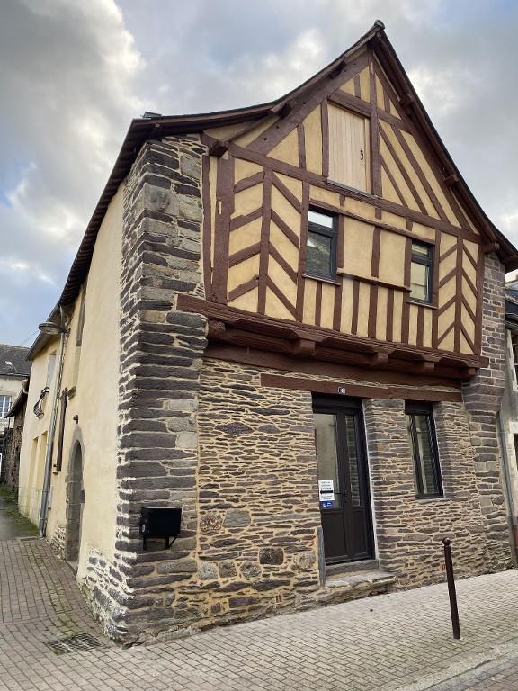 Maison de Guer et de sa femme, 16 rue aux Roux (Guer)