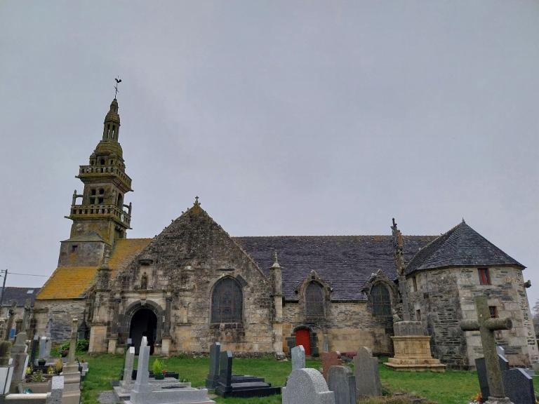 Enclos paroissial et église Sainte-Pitère (Le Tréhou)