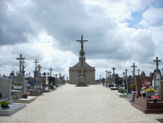 Chapelle Notre-Dame-de-Délivrance, Cimetière (Plouguerneau)