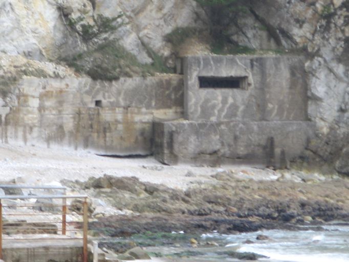 Casemate de flanquement de la pointe de Rulianec, Morgat (Crozon)