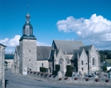 Ancienne collégiale, actuellement église Sainte-Marie-Madeleine, place de la Collégiale (Champeaux)