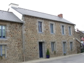 Maison, 2 rue de l'Etang (Hédé fusionnée avec Bazouges-sous-Hédé pour former la commune de Hédé-Bazouges en 2009)