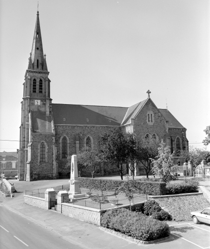 Prieuré Saint-Rémy (prieuré cure de chanoines réguliers), église paroissiale Saint-Augustin (Saint-Rémy-du-Plain)